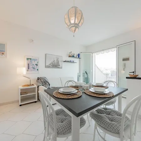 H11 Gli Ulivi Piscina - Liguria Apartment
